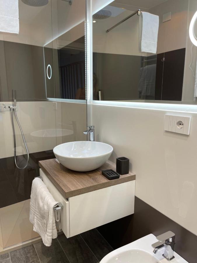 18 Dante Luxury Suites Cagliari Dış mekan fotoğraf