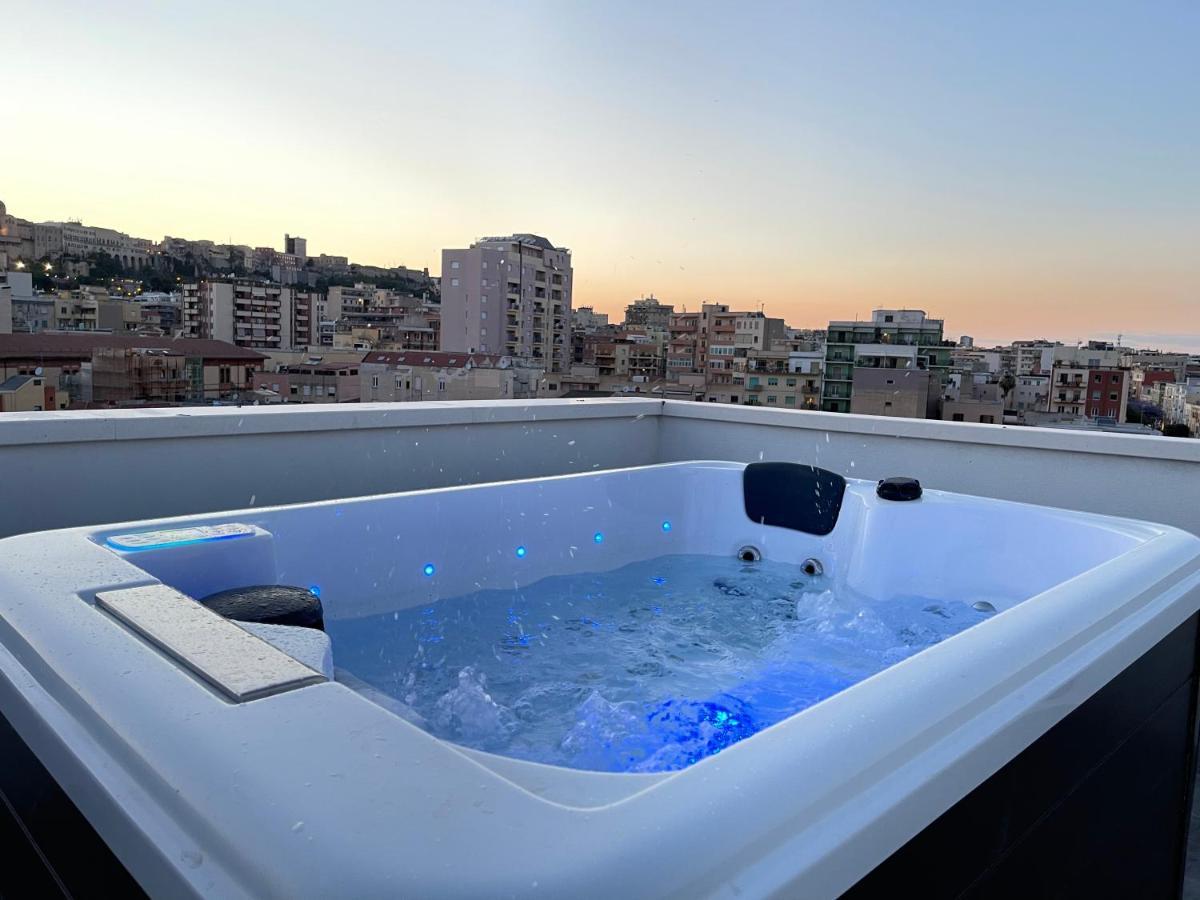 18 Dante Luxury Suites Cagliari Dış mekan fotoğraf