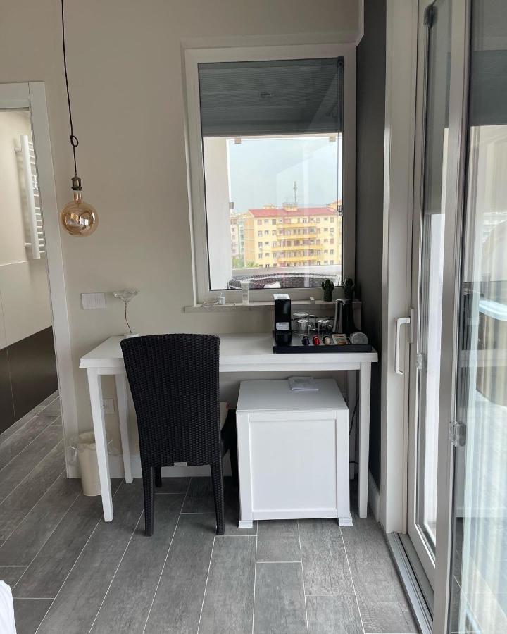 18 Dante Luxury Suites Cagliari Dış mekan fotoğraf