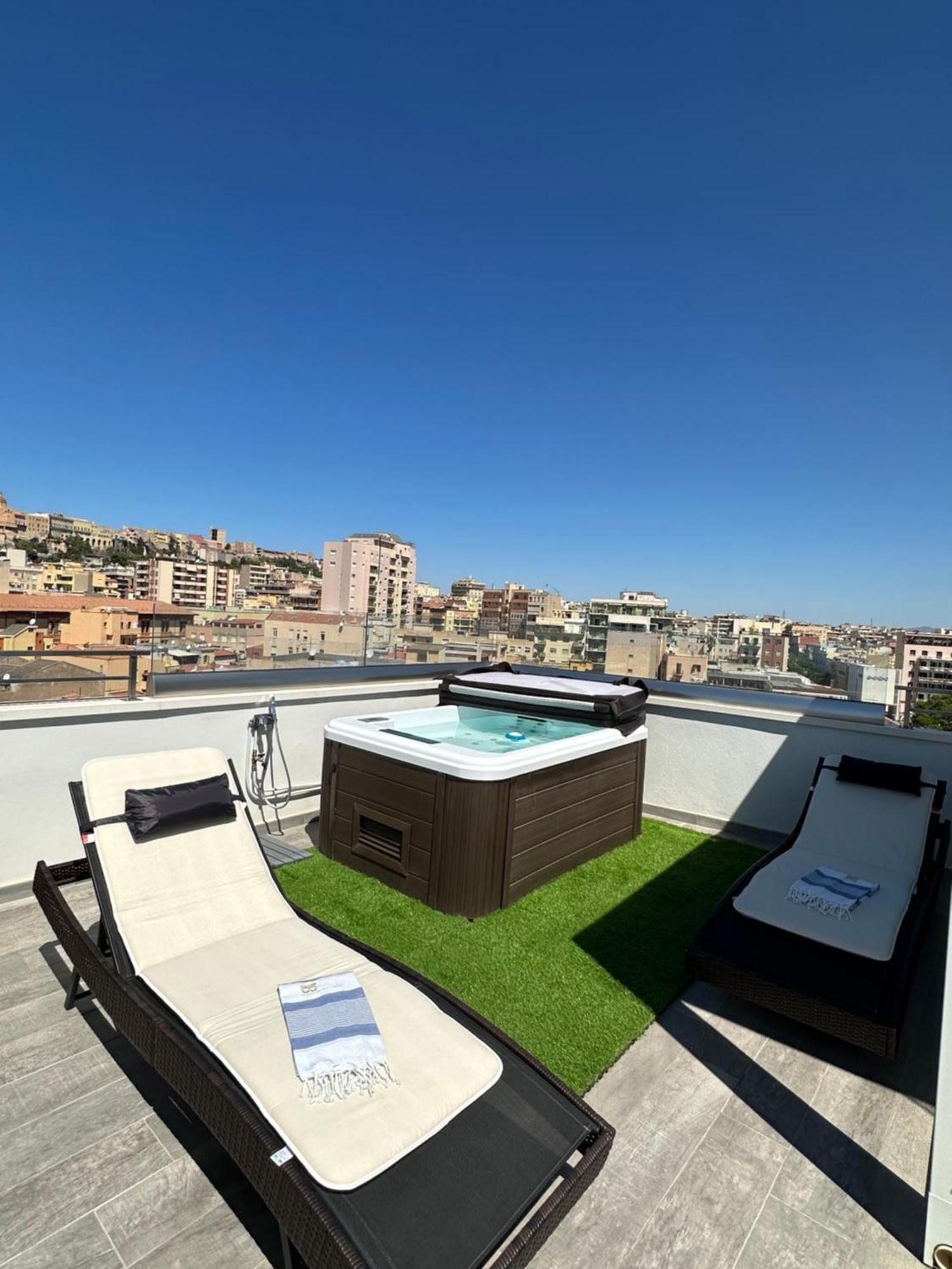 18 Dante Luxury Suites Cagliari Dış mekan fotoğraf